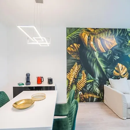 Jungle Apartment
