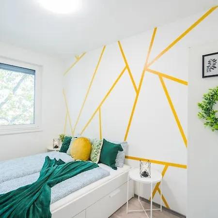 Jungle Apartment *